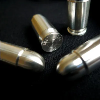 Quelle cr&eacute;ature appara&icirc;t dans le film "Peur Bleue", de 1985, titr&eacute;e "Silver Bullet" en anglais, tir&eacute;e d'un roman de Stephen King ?