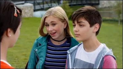 Dans la saison 1, qui sort avec Jonah ?