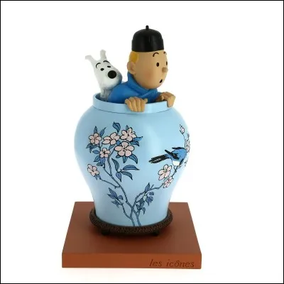 De quelle couleur le lotus est-il dans la bande dessinée de Hergé ?