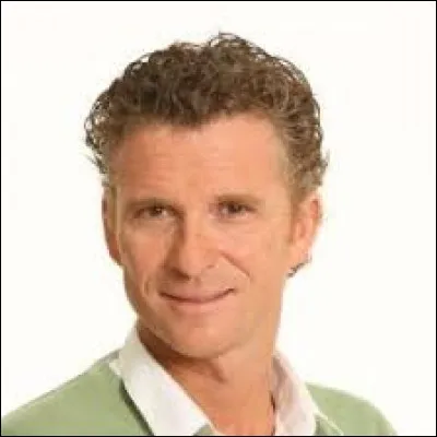 Qui présente l'émission ?