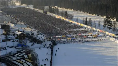 La Vasaloppet, course annuelle de ski de fond de 90 km, se déroule dans ce pays.