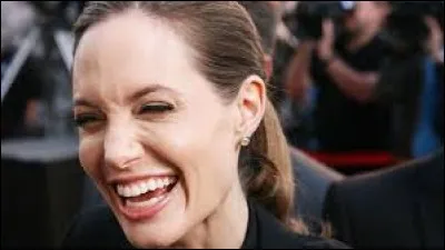 Angelina Jolie a des origines du cambodgiennes. Vrai ou faux ?