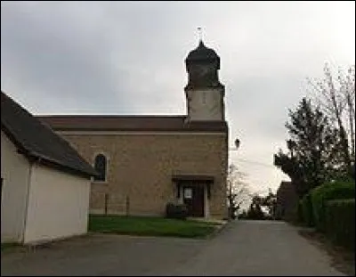 Voici l'église Saint-Étienne de Moncla. Commune de Nouvelle-Aquitaine, dans l'arrondissement de Pau, elle se trouve dans le département ...