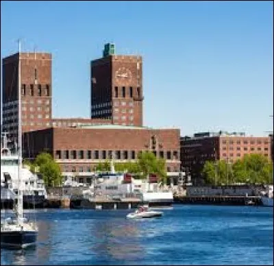 Oslo est la capitale du pays.