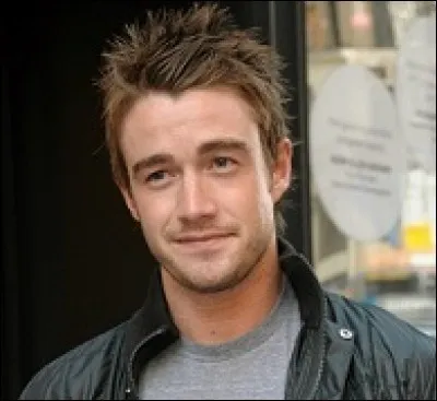 Dans quelle(s) série(s) Robert Buckley a-t-il joué ?