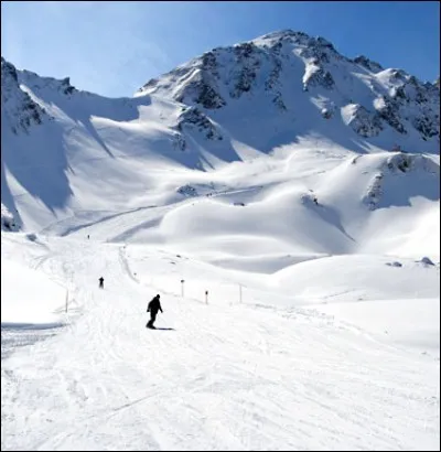 Bad Gastein et Kitzbühel sont des stations de ski de ce pays. C'est :