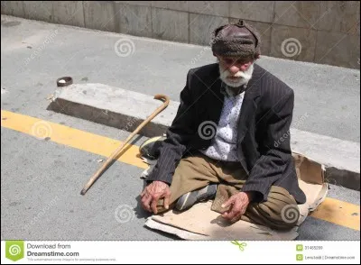 Sur le chemin, tu rencontres une personne qui te demande un peu d'argent.