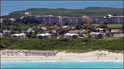 Près de quel hôtel se situerait cette plage de Varadero ?
