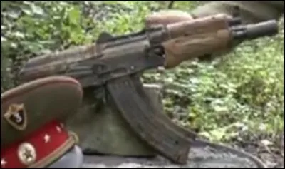 Dans la vid&eacute;o sur la AK74U Cyma, le custom fait &agrave; la r&eacute;plique est nomm&eacute;...