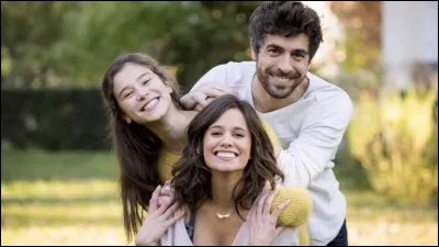 Quand Caro décide de pardonner à son père, elle apprend quelque chose qui la fait changer d'avis. Qu'est-ce ?