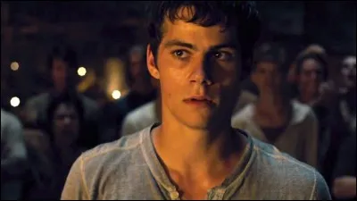 Qui est la première personne à parler à Thomas lorsqu'il sort de la boîte ?