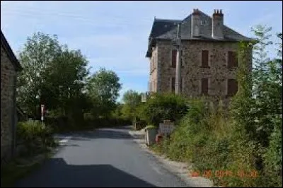 Nous sommes maintenant en Aveyron, à Auriac-Lagast. Nous nous trouvons en région ...