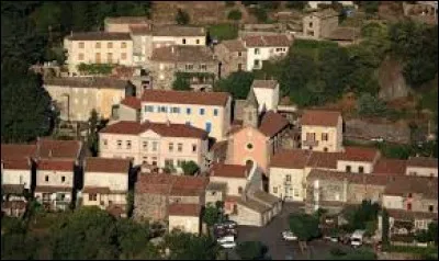 Nous sommes en Auvergne-Rhône-Alpes, à Pont-de-Labeaume. Commune de l'aire urbaine d'Aubenas, elle se situe dans le département ...