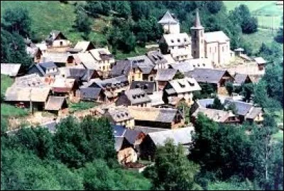 Petit village d'Occitanie, peuplé de 42 habitants, dans le Comminges, Portet-de-Luchon se situe dans le département ...