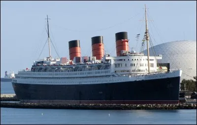 Quel est le nom du paquebot dont il est fait mention dans la chanson « Le France » ?