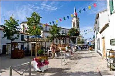 Petit tour maintenant sur l'Ile de Ré, à La Couarde-sur-Mer. Nous serons en Nouvelle-Aquitaine, dans le département ...