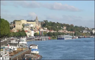 Michel Rocard, premier ministre de 1988 à 1991, était maire entre 1977 et 1994 d'une ville d'Île de France. Quelle est cette ville ?