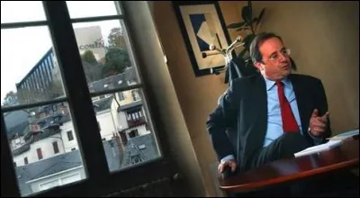 Son successeur à l'Elysée, François Hollande, a lui été maire d'une ville de 2001 à 2008. Quelle est cette ville ?