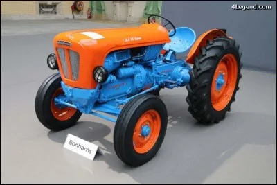 Un autre tracteur fabriqué par une marque de voitures de sport. Quelle est-elle ?
