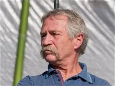 Un Bové ne méritte pas qu'on le traite avec trop de sécuritée.