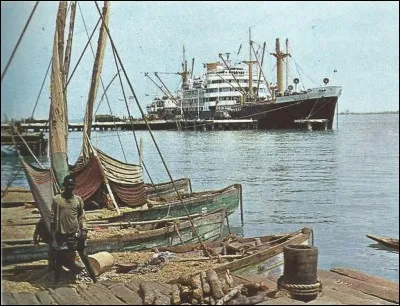 Dans quel pays est enclavée la Gambie ?