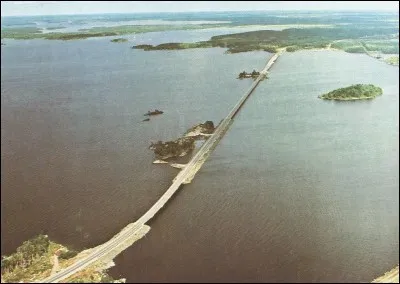 Quel est le plus petit des grands lacs américains ?