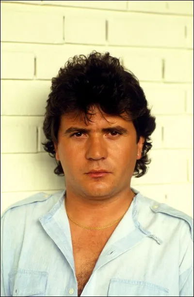 C'est un chanteur, mais lequel ?