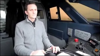 Je vérifie l'équipement du train le départ, je m'arrête aux bonnes gares et je vais d'un point A à un point B. Je suis .......