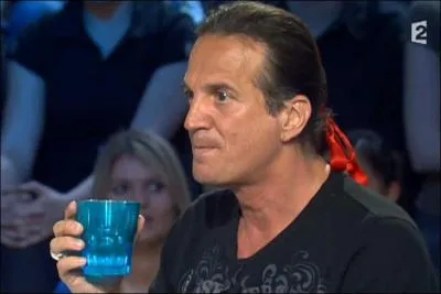 Quelle chanson ne fait pas partie de son rpertoire ?