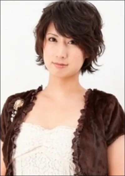 Natsumi Takamori est doubleuse mais aussi chanteuse du groupe "Fragments". Elle double...