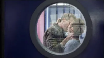 De qui Lucie tombe-t-elle amoureuse ?