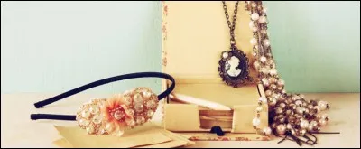 A quel poète doit-on "Les Bijoux", publié en 1857 dans "Les Fleurs du mal" ?