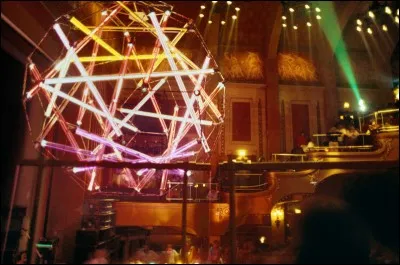 Qui a donné le premier concert au Palace, alors discothèque en 1978 ?