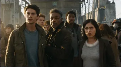 Qui dit à Thomas et Brenda "Robert m'a pris mon blair, c'est clair." ?