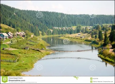 Quelle est l'intruse parmi ces langues  ?