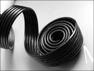 Et régalons-nous avec le mot réglisse. De quel genre est-il ?