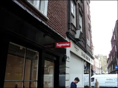 Combien de stores Supreme y a-t-il dans le monde ?