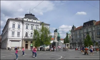 Le pays, issu de l'ex Yougoslavie, est indépendant depuis 1991.