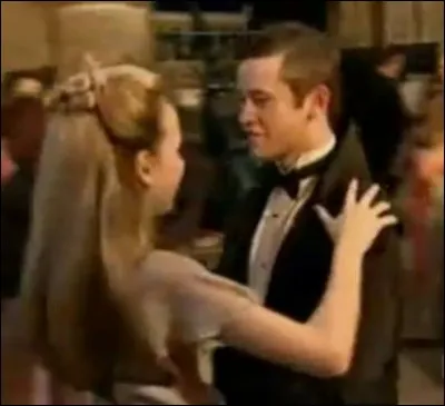 Son pr&eacute;nom, Hannah, en h&eacute;breu, veut dire ...