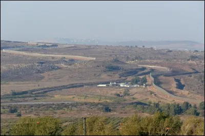 Le pays a une frontière avec la Turquie et avec Israël. C'est :