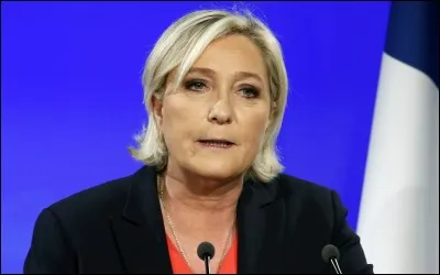 Comment s'appelle la candidate sur l'image ?