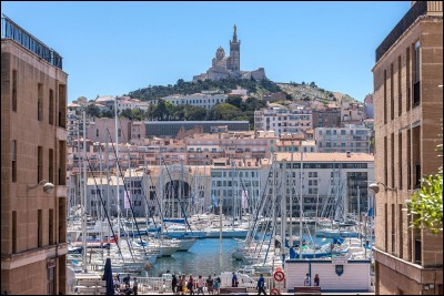 Dans quel pays se trouve Marseille ?