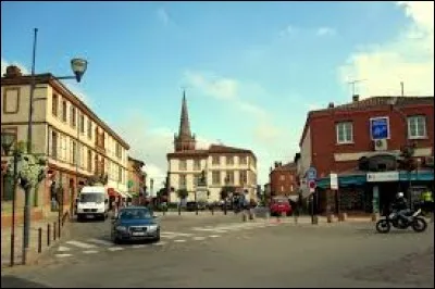 Martine habite à Muret (Haute-Garonne). Elle porte le gentilé ...