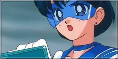 Quelle est l'arme principale qui lui sert à recueillir des infos sur les ennemis ?