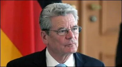 Dans combien de pays le président a-t-il une fonction surtout représentative ?