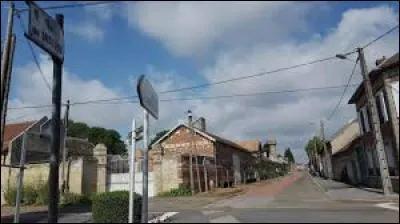 Nous sommes dans les Hauts-de-France, à Courcelles-Épayelles. Nous nous trouvons dans le département ...