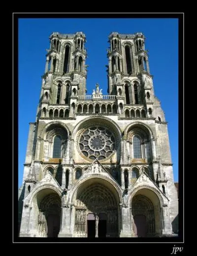 Cathdrale picarde, o trne t-elle?