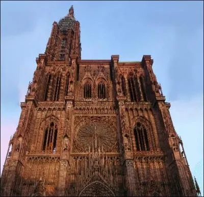 Quelle est cette Cathdrale,, qui resta jusqu'en 1874 la plus haute du monde?