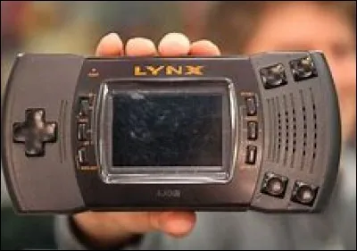 Quelle marque a sorti la console de jeu portable Lynx en 1989 ?