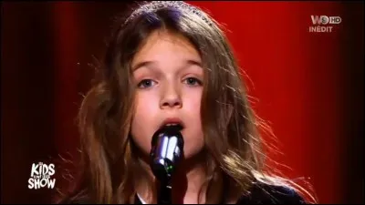 Que chante-t-elle lors de l'&eacute;mission "Les Kids font leur show" ?